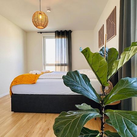 Ferienwohnung Amao-Sepia I 86Qm I King-Size Beds I Netflix I Privat Balcony I Free Parking I Near Europapark Rheinhausen Exterior foto